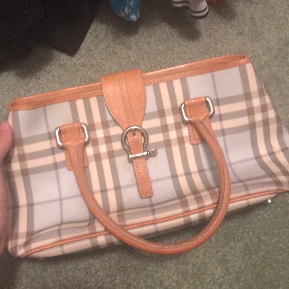 Burberry purse